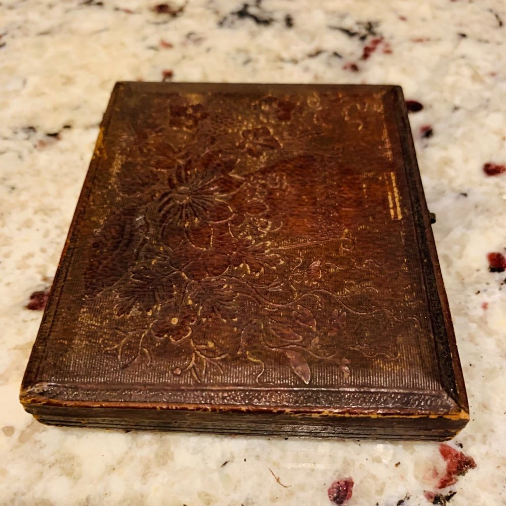 Amazing 1/6 Plate Ambrotype WEALTHY MAN DAGUERREOTYPE - Picture 6 of 10